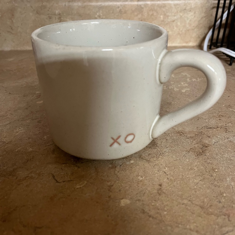 Cream Ceramic Mug with XO Design